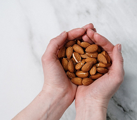 Caramelized almonds to sweeten your day in a healthy way!
